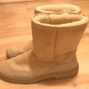 Ugg Boots (Tan)